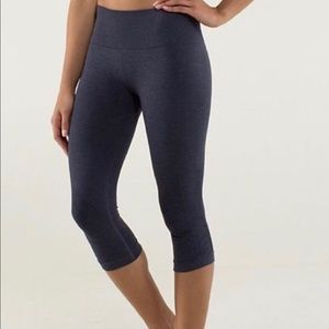 Lululemon Seamleasly Street Crop size 8